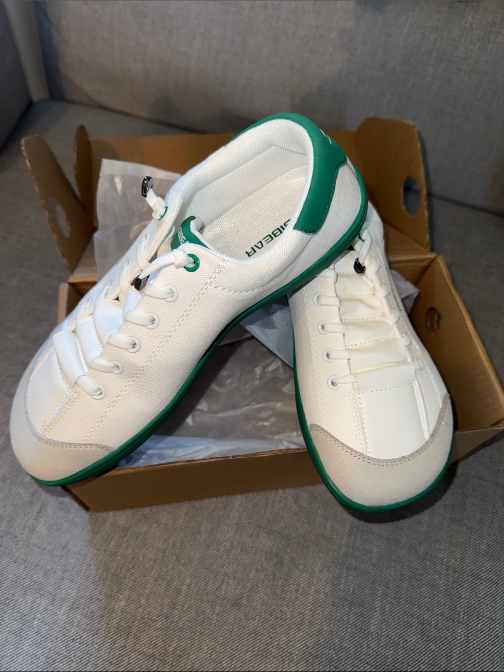 NWT Hobibear White & Green Casual Women’s Sneakers SZ 10